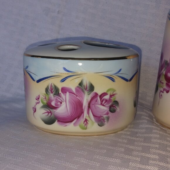 RS Prussia Ceramic Bath 3 Piece Set, Soap Dish, Tooth Brush Holder & Lotion Pump - Picture 2 of 6